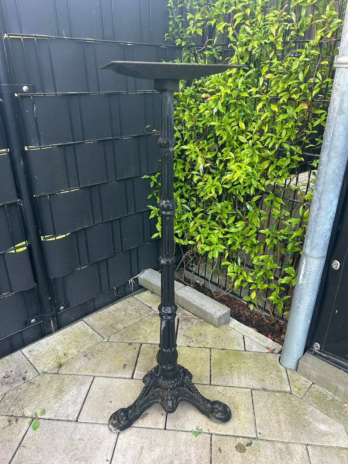 Gietijzeren poot voor voederhuis/bak, Tuin en Terras, Ophalen, Zo goed als nieuw