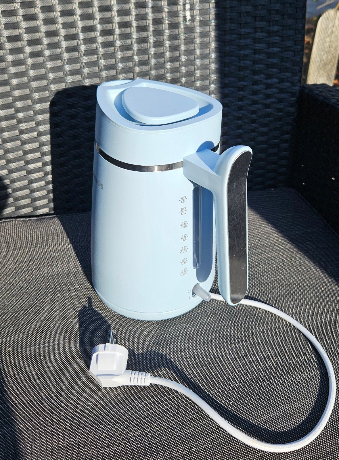 Philips waterkoker lichtblauw 1.7 liter, Witgoed en Apparatuur, Waterkokers, 1 tot 2 liter, Ophalen of Verzenden, Zo goed als nieuw