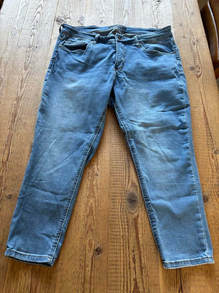 Levi's 314 Shaping Straight Jeans - Blauw - Maat 50-52, Ophalen of Verzenden, Zo goed als nieuw, Blauw, Broek of Spijkerbroek