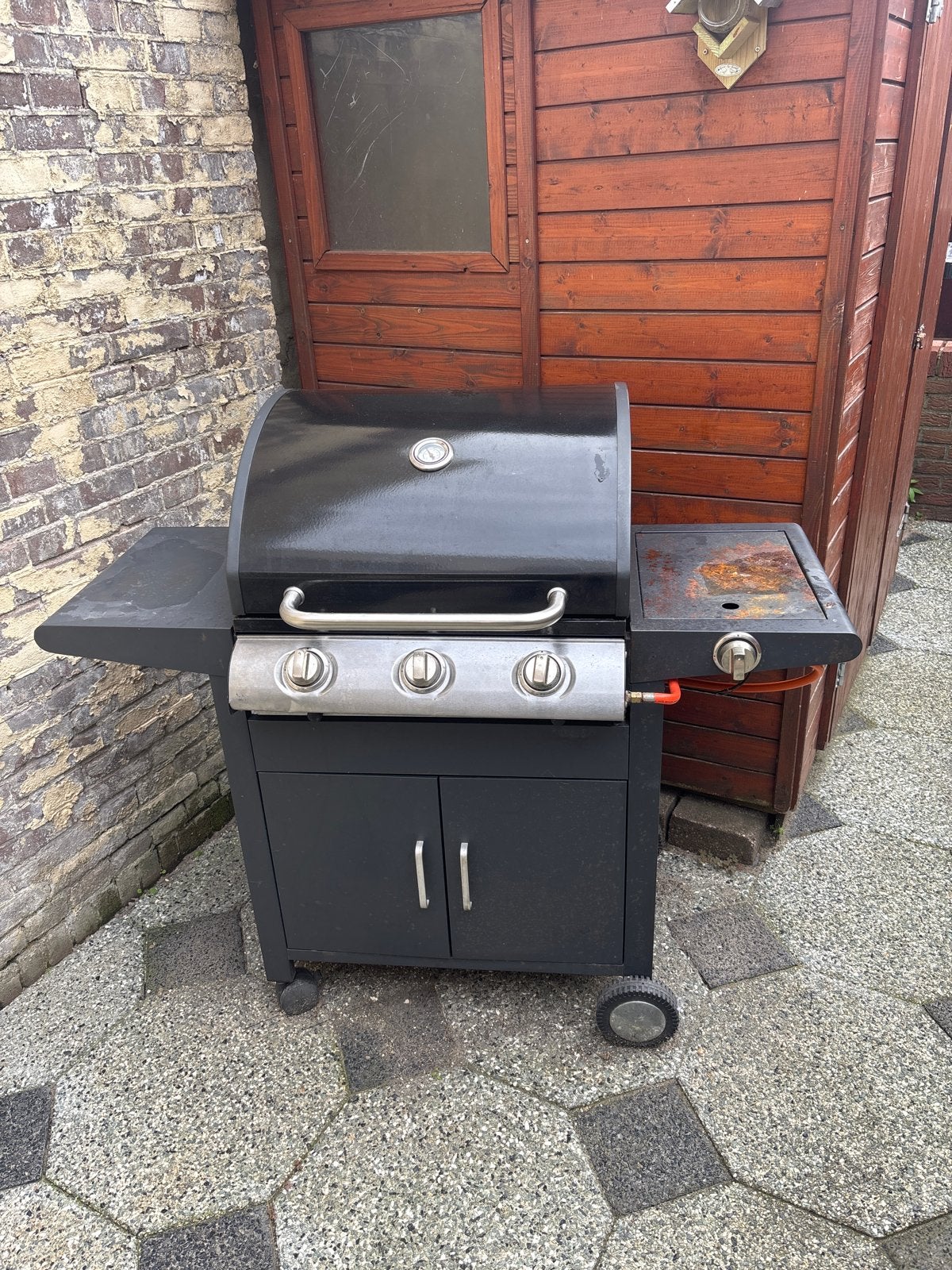Gebruikte gasbarbecue met 3 branders en zijbrander, Ophalen, Gebruikt