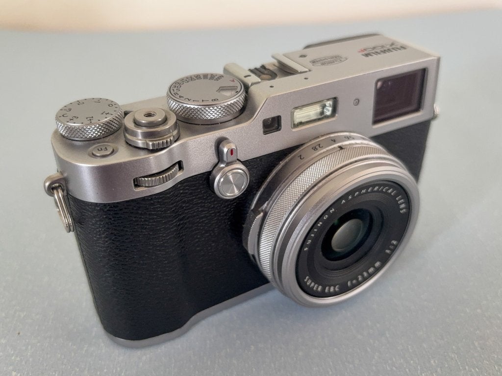 Fuji X100F Zilver – Als NIEUW! (Slechts 3.100 clicks), Ophalen of Verzenden, Zo goed als nieuw, Fujifilm, Compactcamera