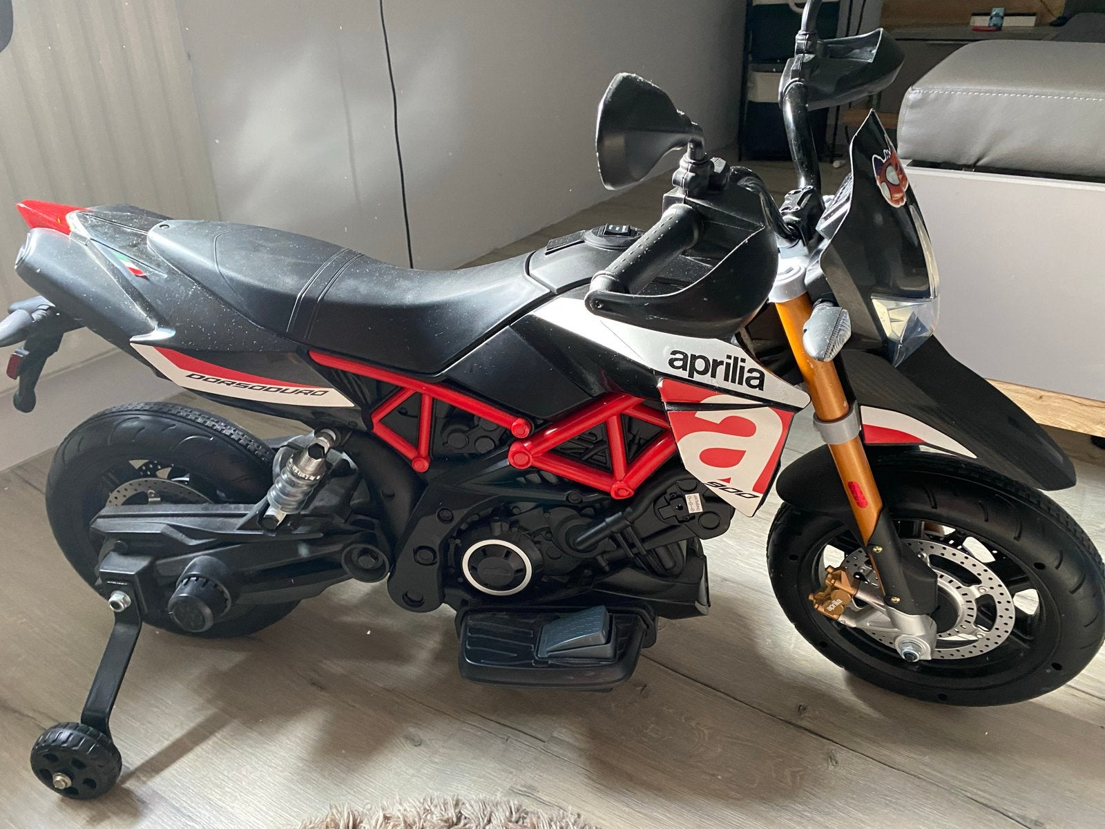 Aprilia Dorsoduro 900 elektrische kindermotor, Ophalen of Verzenden, Gebruikt