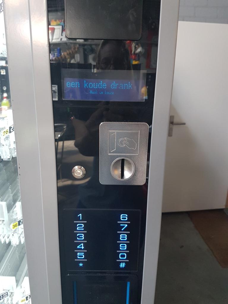 Frisdrank automaat Vendo G6 Designline, Verzamelen, Automaten | Overige, Ophalen