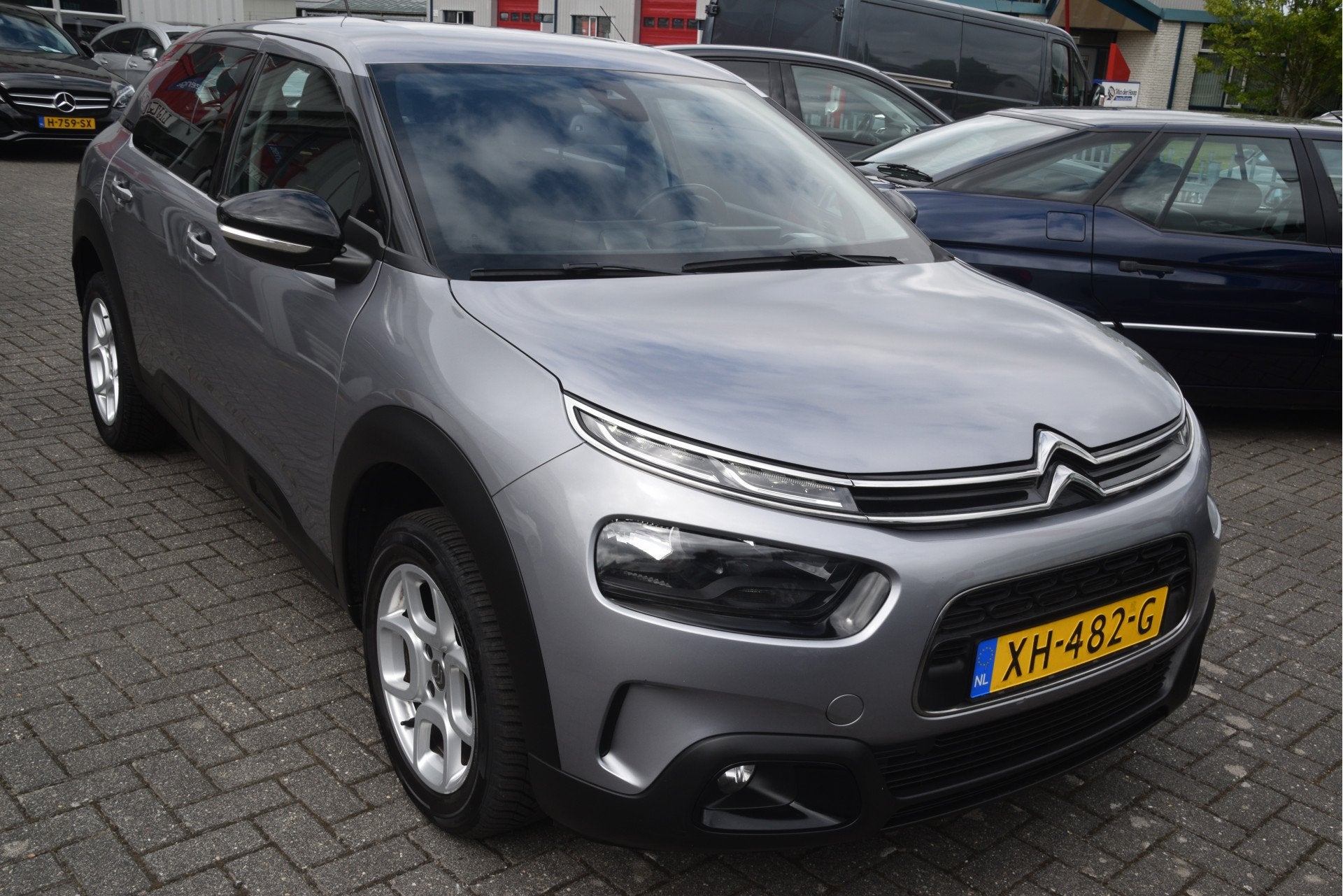 Citroën C4 Cactus 1.2 PureTech Business Navi | Camera | LMV, Voorwielaandrijving, Stof, Gebruikt, Euro 6