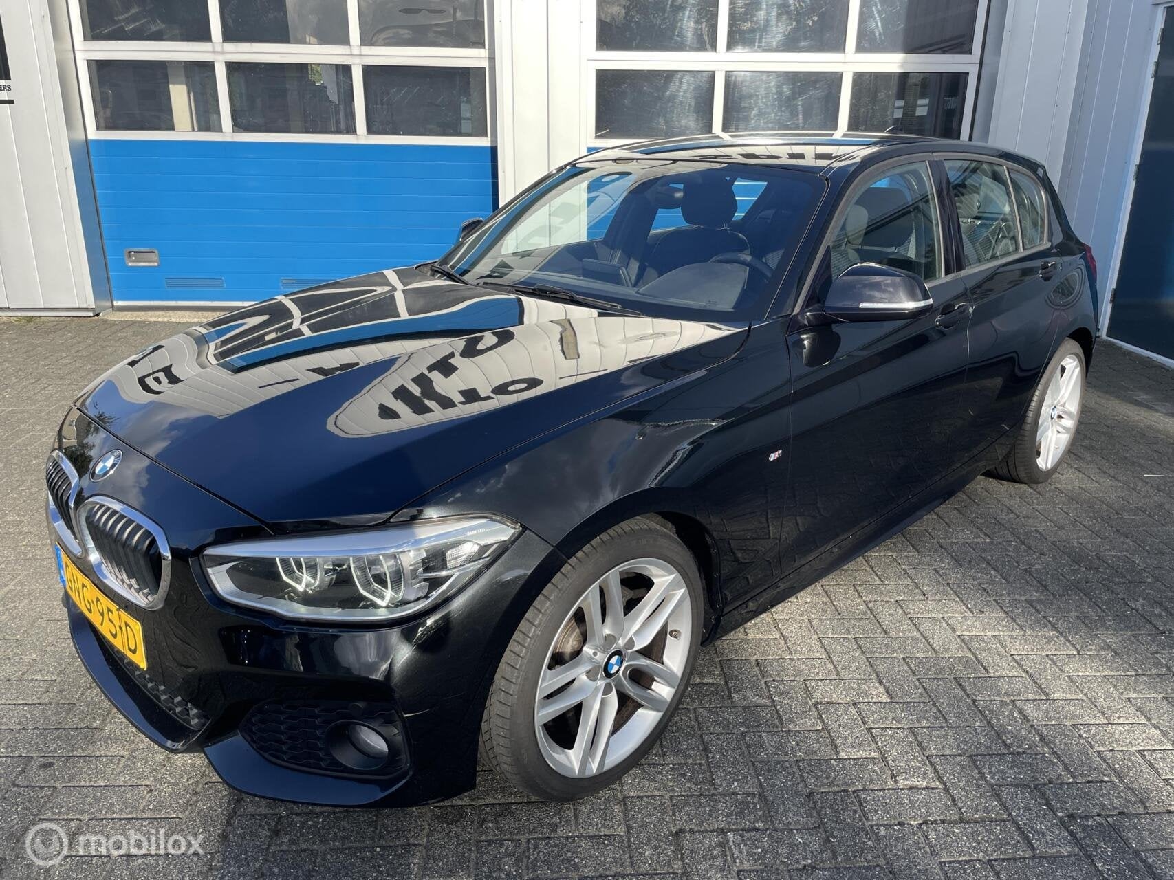 BMW 1-serie 118i 5D M-Sport 2016 Navi-18''-Sp.stoel+verwarm., Auto's, 1-Serie, Alcantara, Zwart, Bedrijf