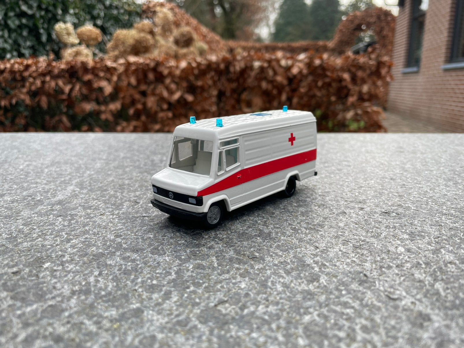 Siku 2015 - Mercedes 809 ambulance, Ophalen of Verzenden, Nieuw, Auto, SIKU