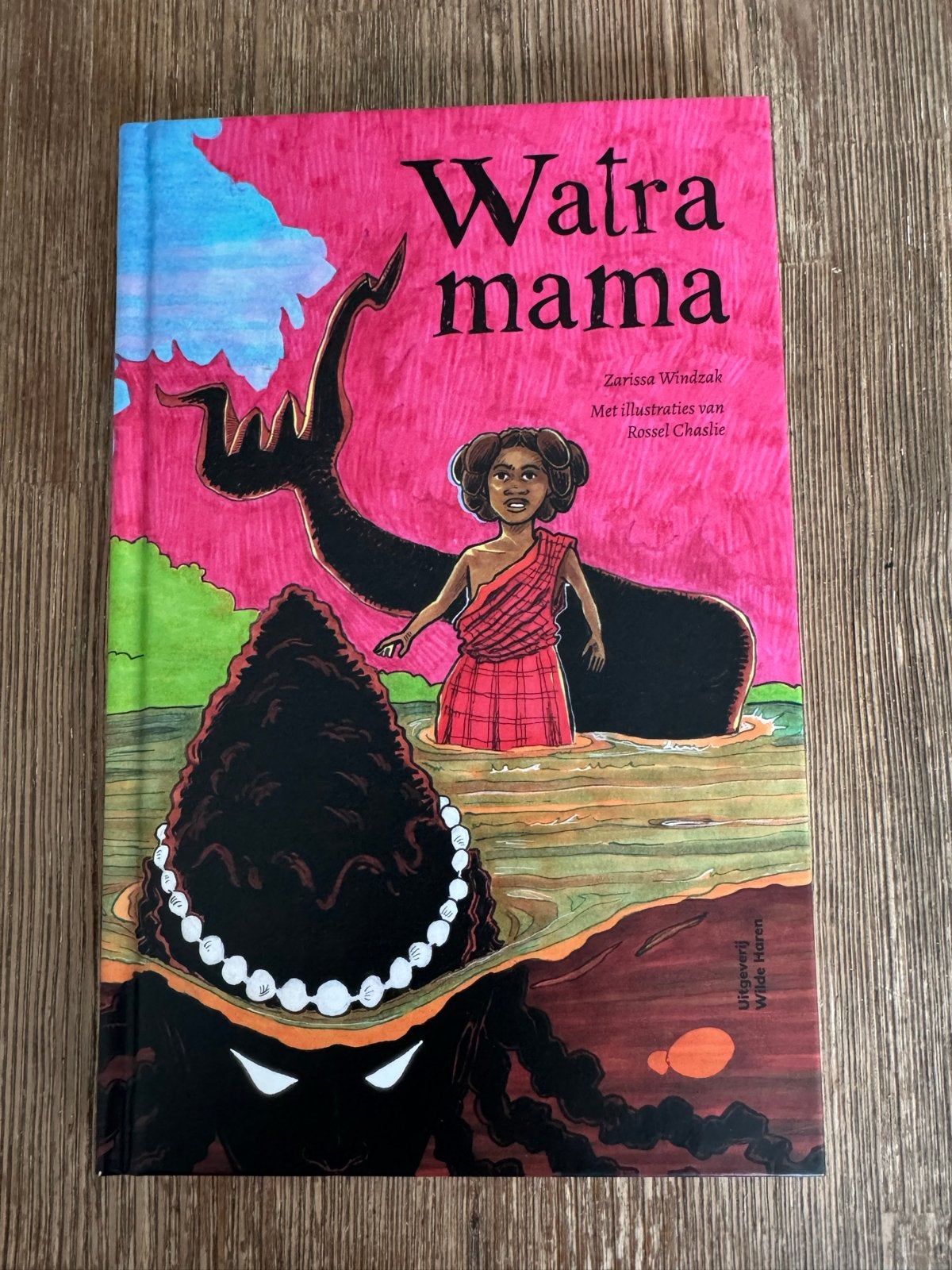 Watra mama - Zarissa Windzak (met boekenlegger), Ophalen of Verzenden, Zo goed als nieuw, Sprookjes