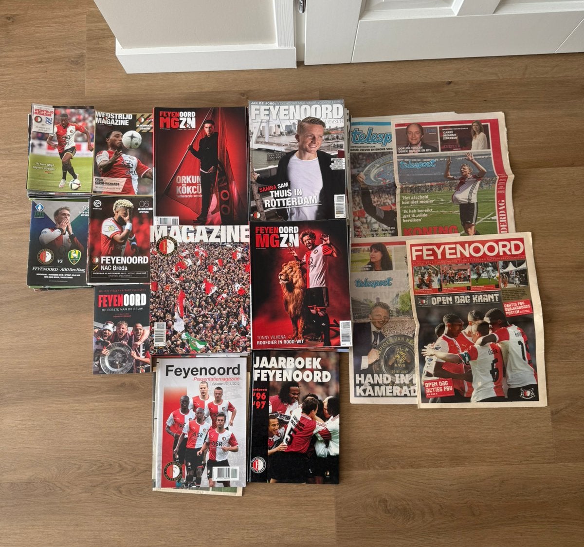 Feyenoord magazines, wedstrijdboekjes, boeken en kranten, Boeken, Ophalen, Zo goed als nieuw, Sport en Vrije tijd