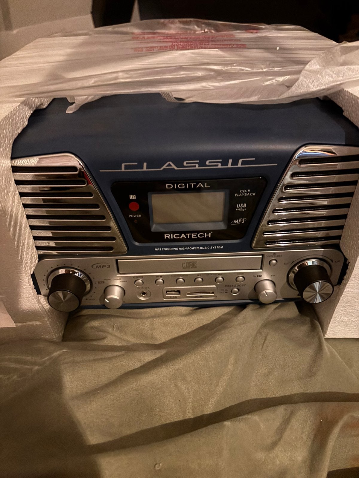 Te koop nieuw in doos retro ricatech RMC 160 radio, Ophalen, Nieuw, Tuner of Radio, Overige merken