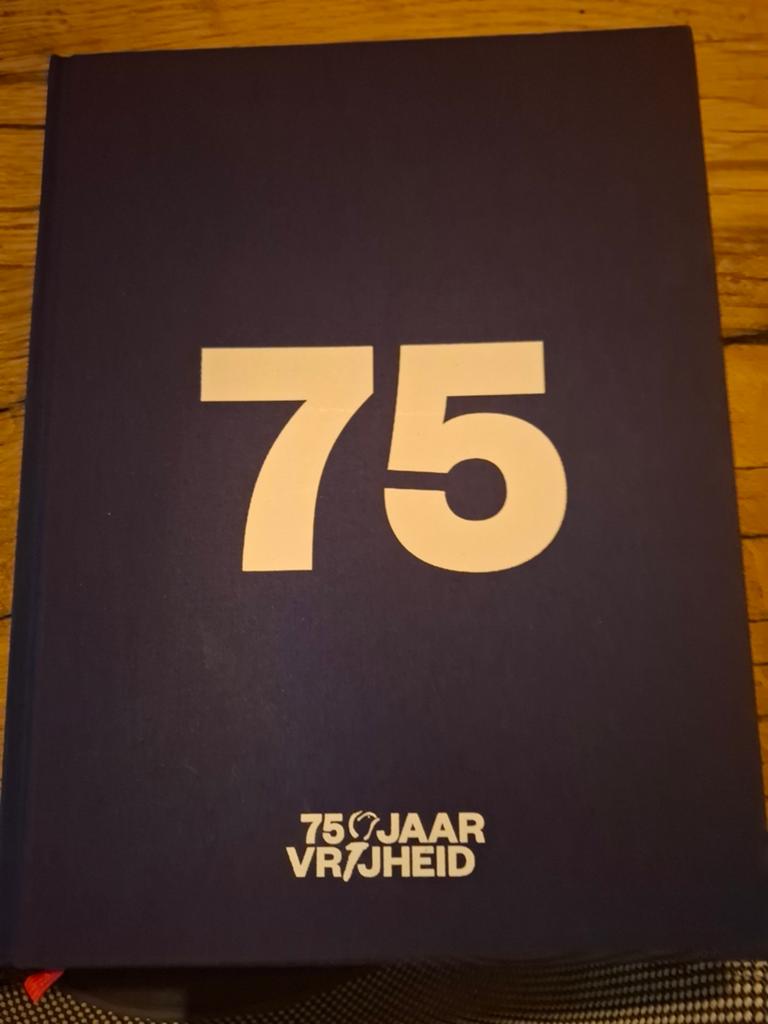 75 jaar vrijheid, Boeken, Geschiedenis | Vaderland, Zo goed als nieuw, Ophalen of Verzenden