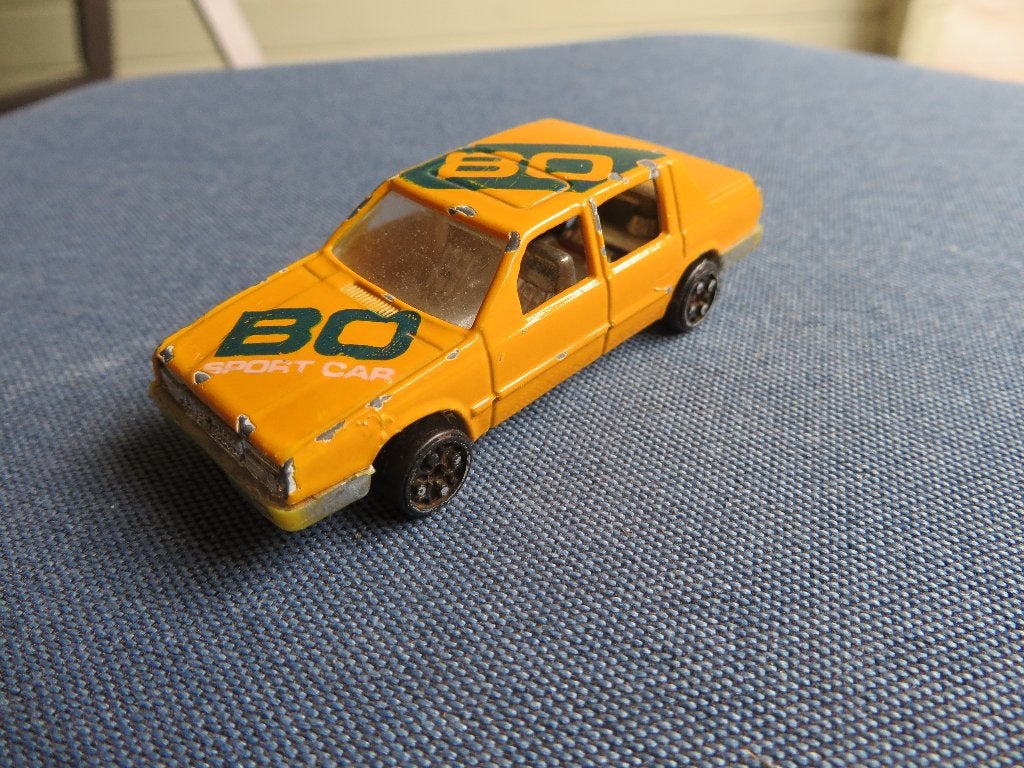 Made in China Volvo 740 - 760 GLE oranje, Hobby en Vrije tijd, Modelauto's | Overige schalen, Ophalen of Verzenden, Gebruikt, Auto