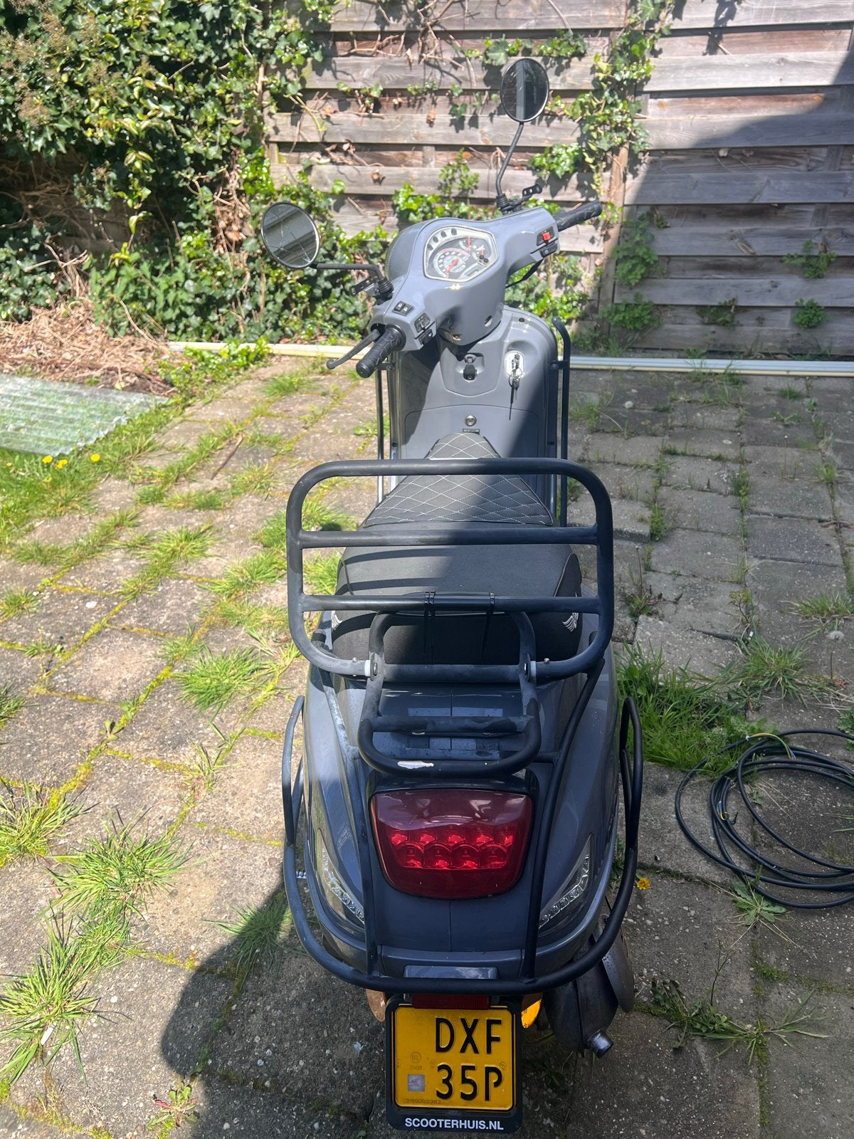 Djjd Cashmere - Grijs, Goede Staat, Fietsen en Brommers, Ophalen of Verzenden, Gebruikt, Benzine, SYM