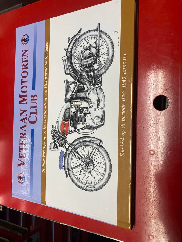 Boeken over klassieke motoren en motorrijders, Boeken, Ophalen of Verzenden, Gelezen, Algemeen