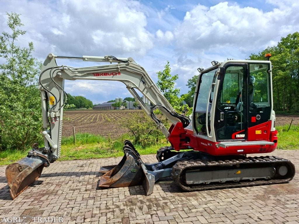 Takeuchi TB260 | bj 2020 | 2069uur | 3 bakken, Zakelijke goederen, Machines en Bouw | Kranen en Graafmachines, -, Niet opgegeven