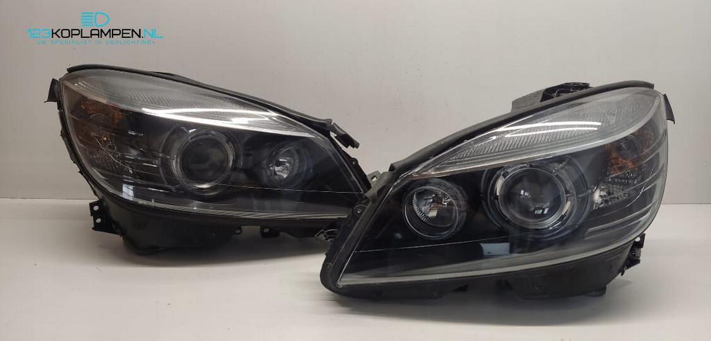 (J3) Mercedes C Klasse W204 AMG Xenon koplamp links rechts