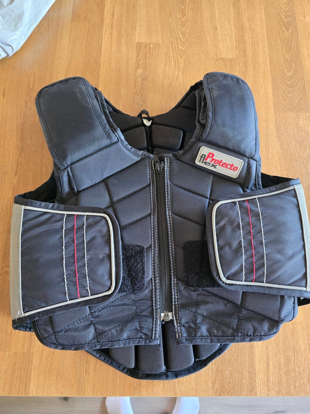 Body protector maat xs, Kinderen, Ophalen of Verzenden, Zo goed als nieuw, Zwart