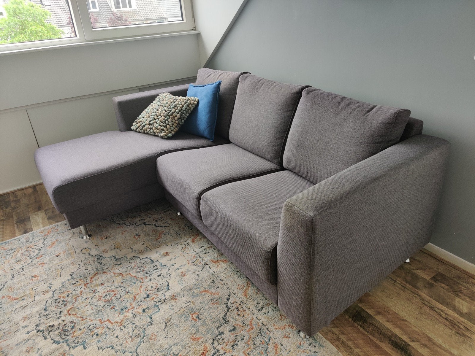 Moderne grijze hoekbank met chaise longue, Ophalen, Gebruikt, 125 tot 150 cm, Hoekbank