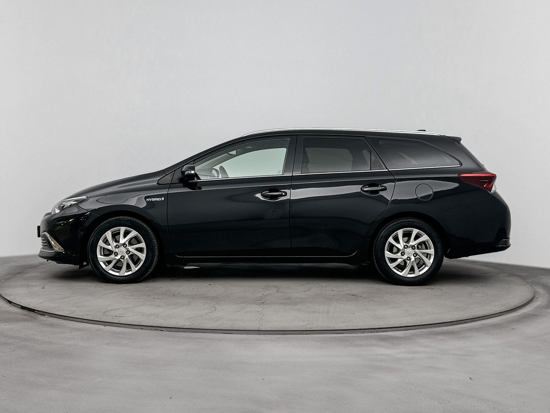 Toyota Auris Touring Sports 1.8 Hybrid Lease pro | Navigatie, 12 maanden, Gebruikt, Zwart, Origineel Nederlands