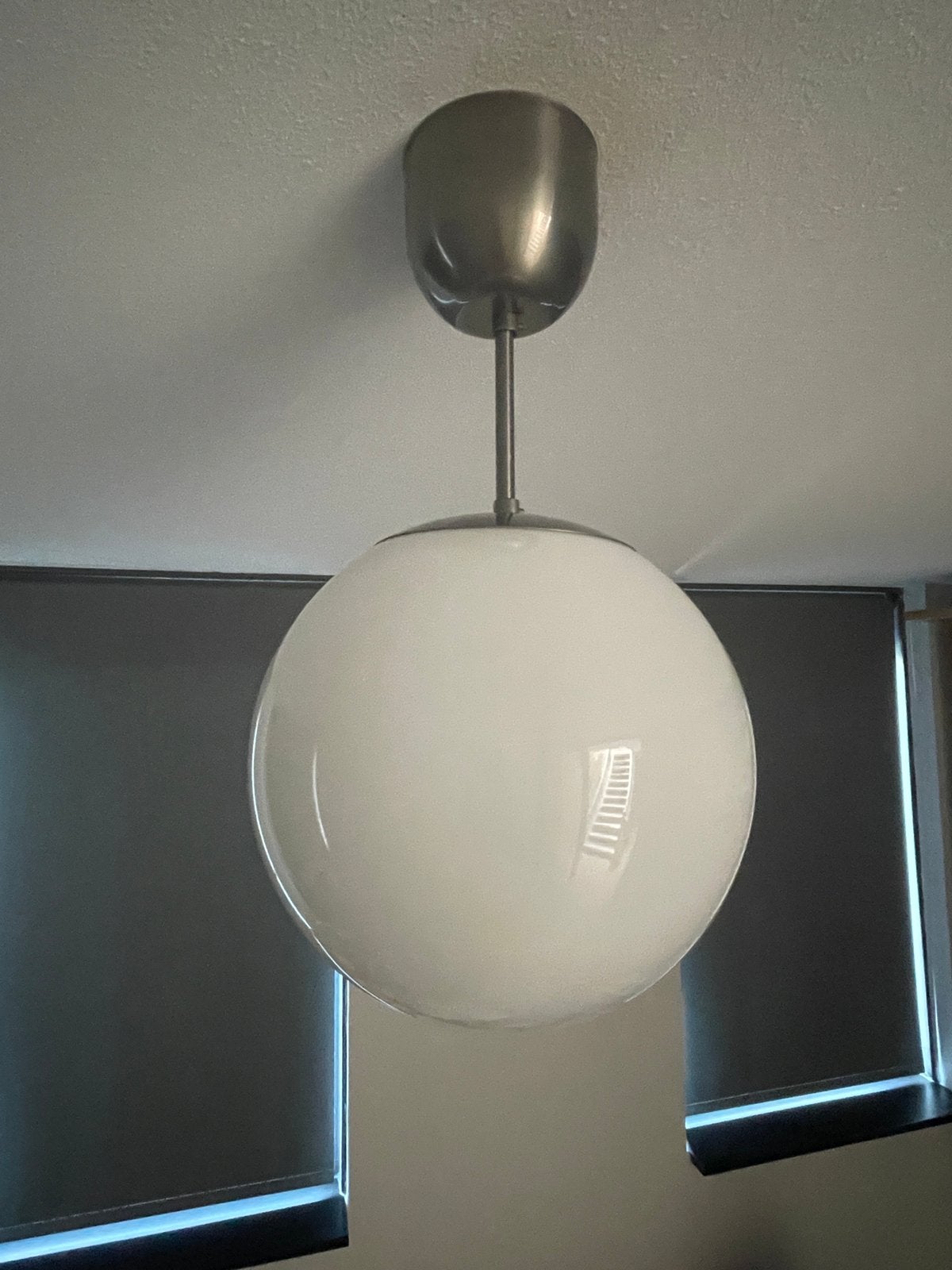 Vintage design IKEA FADO hanglamp opaalglas witte bol, Huis en Inrichting, Lampen | Hanglampen, Ophalen, Zo goed als nieuw, Glas