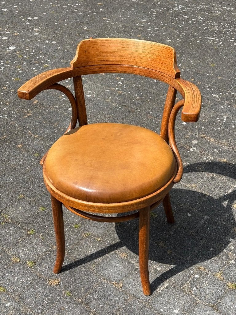 Mooie oude stoel (brocante?, antiek?), Ophalen