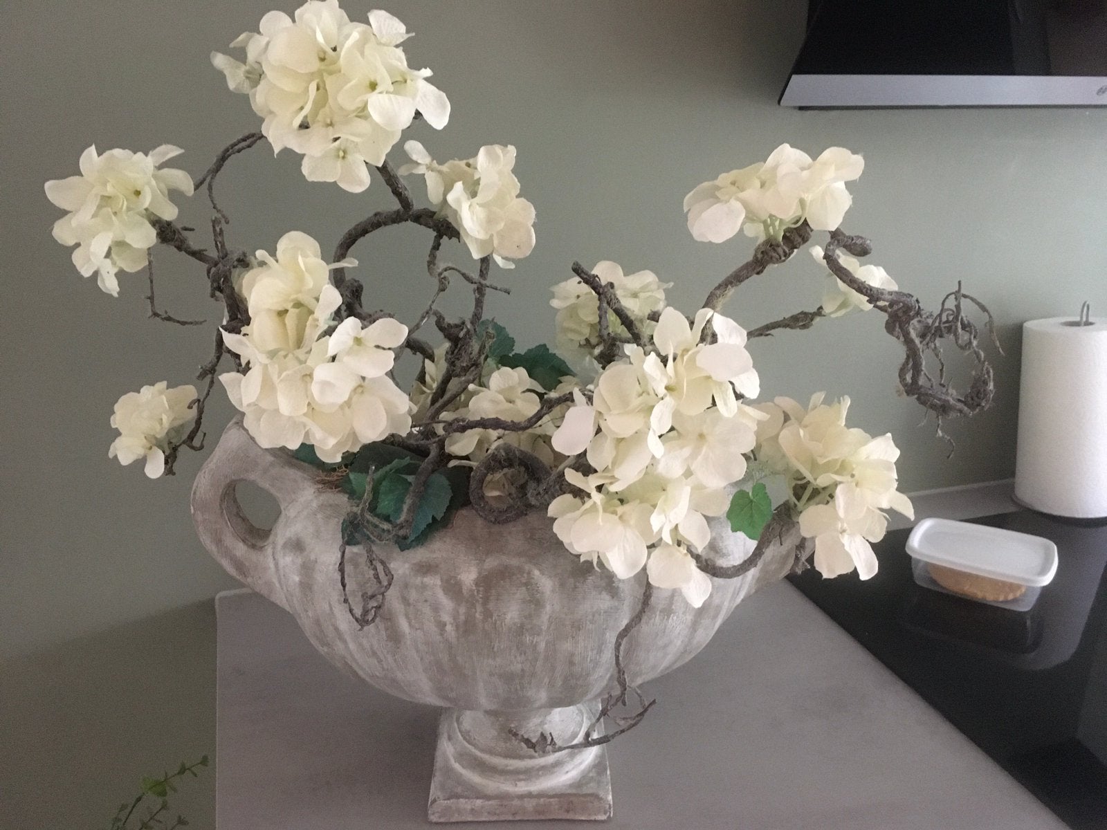 BLOEMSTUK OP SIERPOT, HORTENSIA MET TAKKEN, Ophalen, Zo goed als nieuw