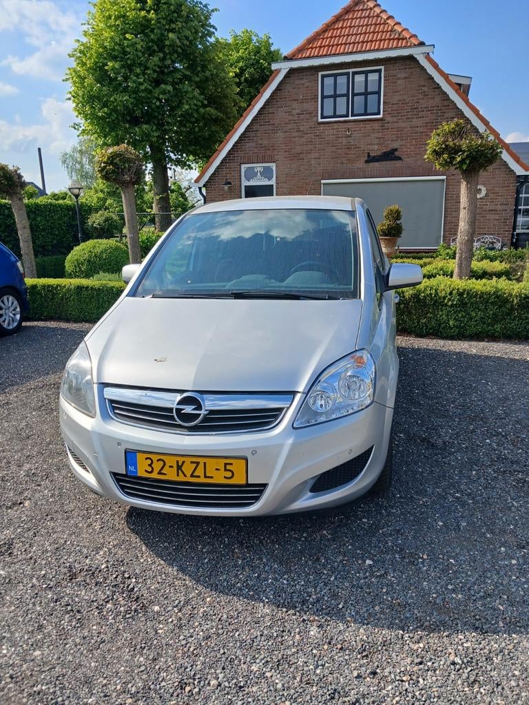 Opel Zafira 1.8 Easytronic 2010 Grijs, Auto's, Opel, Bedrijf, Zafira, Benzine, C, MPV, Automaat, Origineel Nederlands, Zilver of Grijs