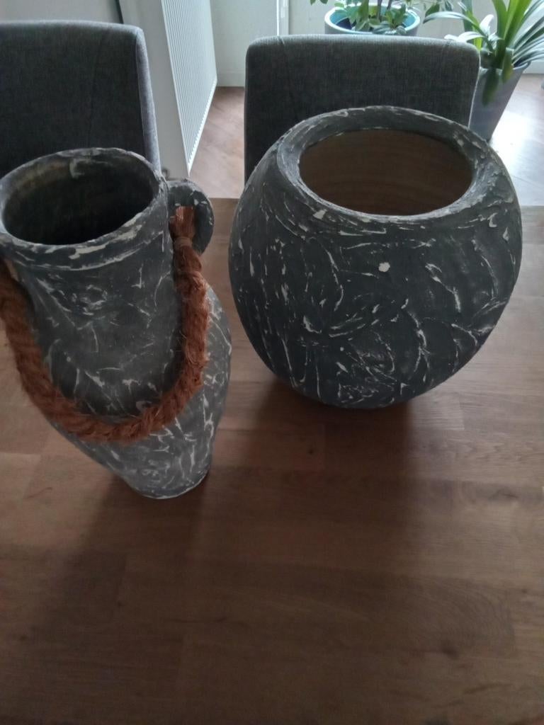 Bloempot met kruik, Ophalen, Zo goed als nieuw, Steen/keramiek