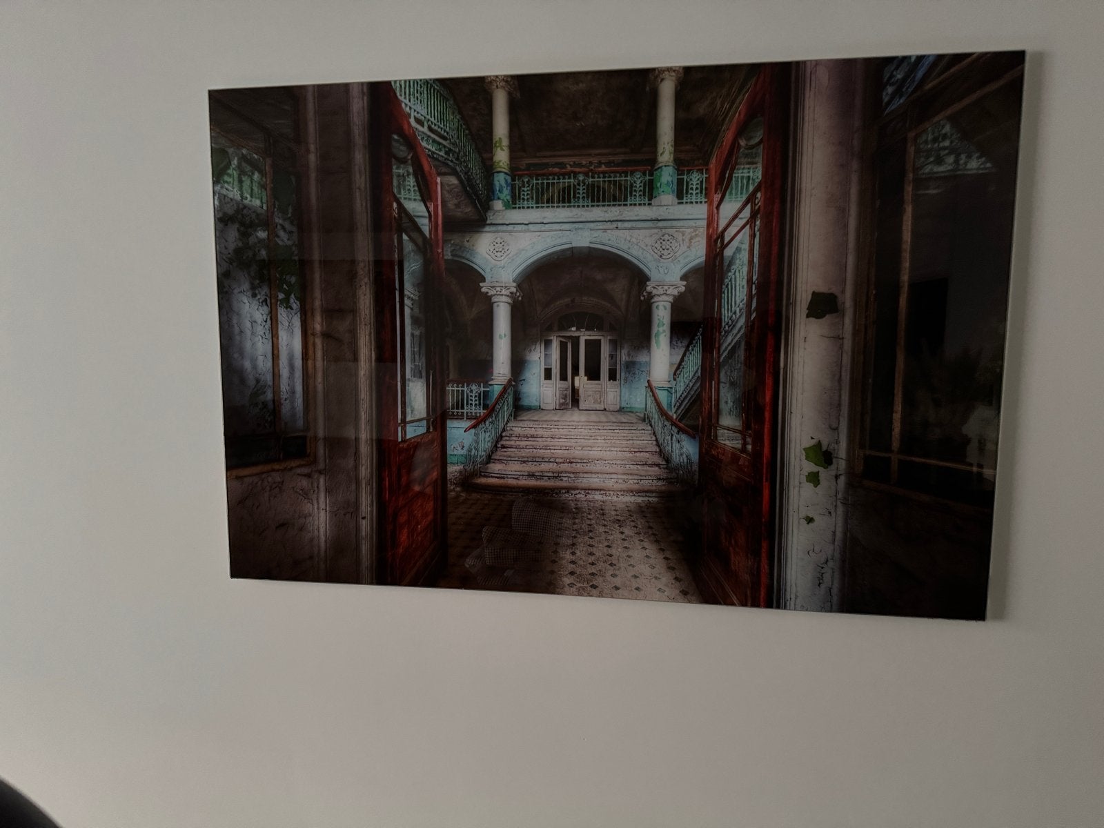 Glasschilderij Verlaten gebouw, Antiek en Kunst, Kunst | Schilderijen | Klassiek, Achter glas, Realistisch, Overige ondergronden