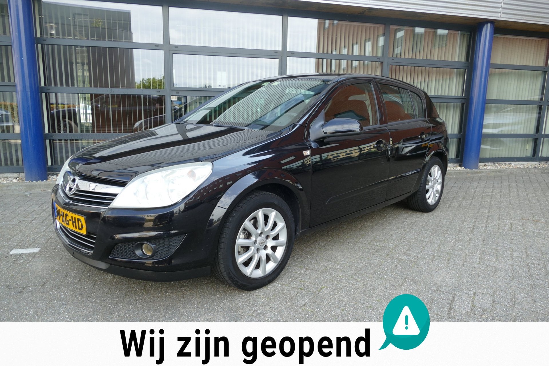 Opel Astra 1.6 Temptation 5 deurs Apk 6-7-2027 Airco, Auto's, Voorwielaandrijving, Gebruikt, Zwart, 4 cilinders