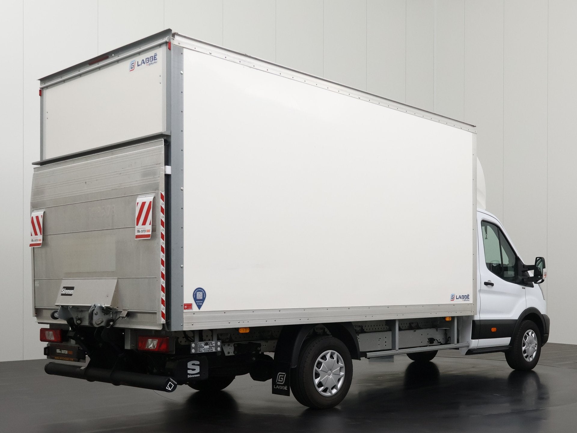 Ford Transit 2.0TDCi 130PK Bakwagen+Laadklep | Dakpoiler | A, Dealer onderhouden, Gebruikt, Euro 6, Ford
