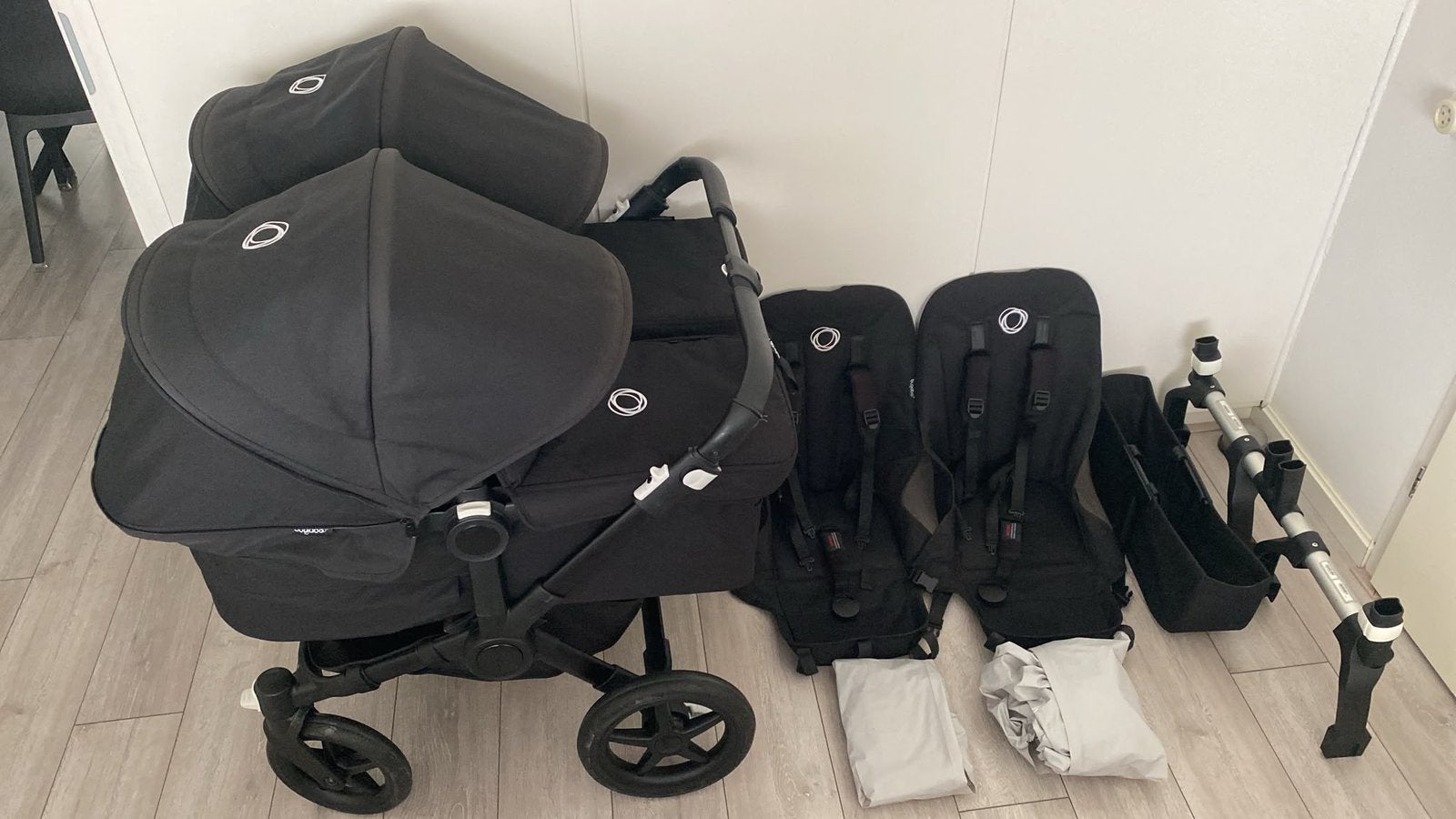 Bugaboo donkey 5 Twin all black, Support@bugaboo.com, Bugaboo, Ophalen of Verzenden, Zo goed als nieuw