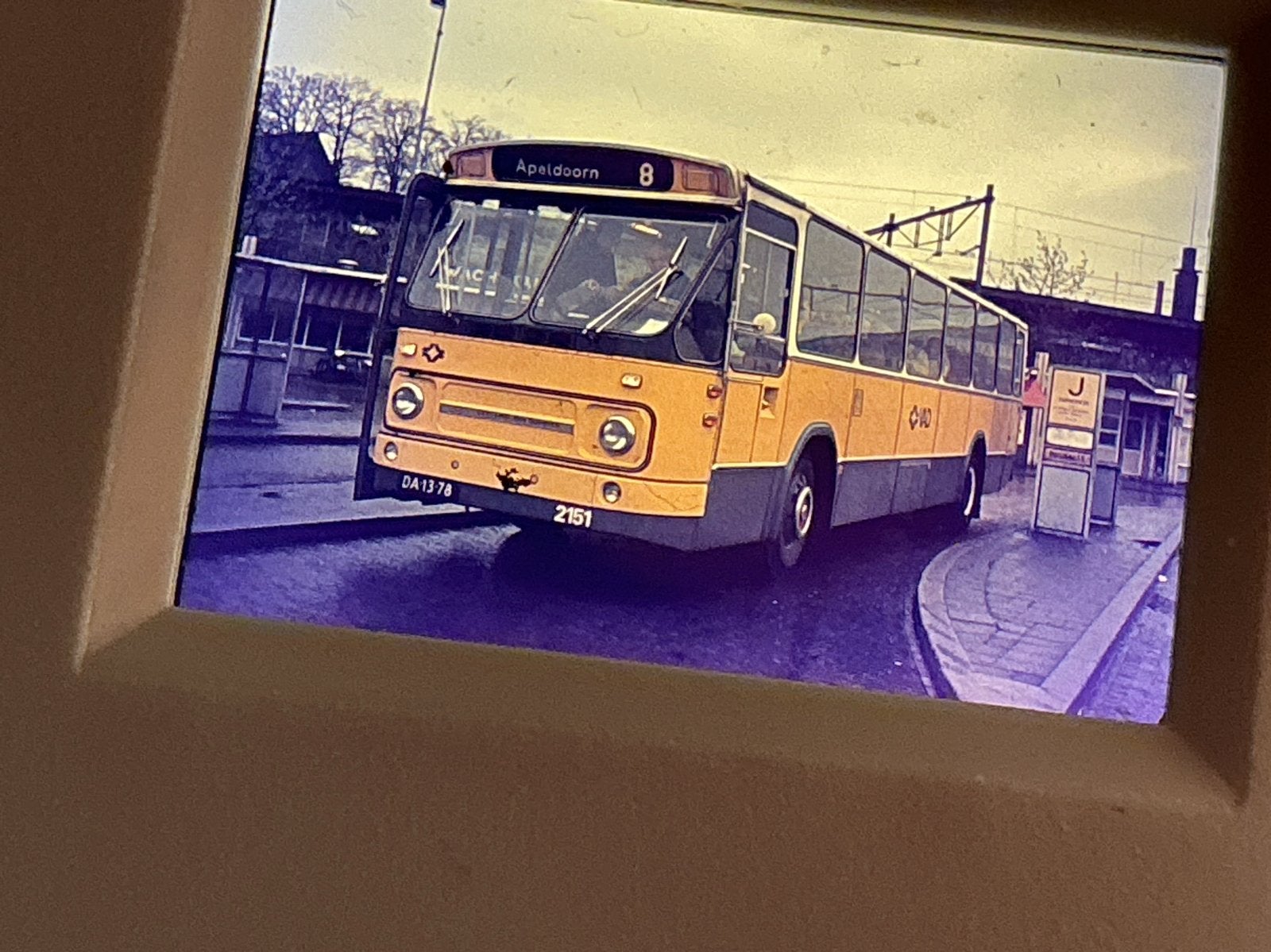 VAD OUDE AUTOBUS DIA LIJN 8:APELDOORN, Verzamelen, Verzenden, Zo goed als nieuw, Bus of Metro, Overige typen