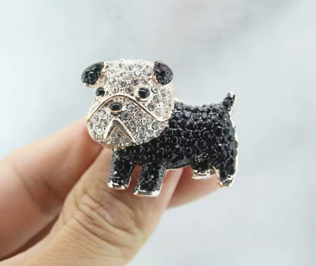 Hond broche bewerkt met steentjes! CADEAUTIP van SINT!, Verzenden, Nieuw, Overige kleuren, Overige materialen