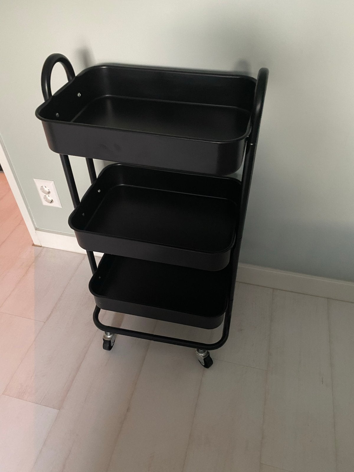 Zwarte roltafel met 3 niveaus trolley, Ophalen, Nieuw