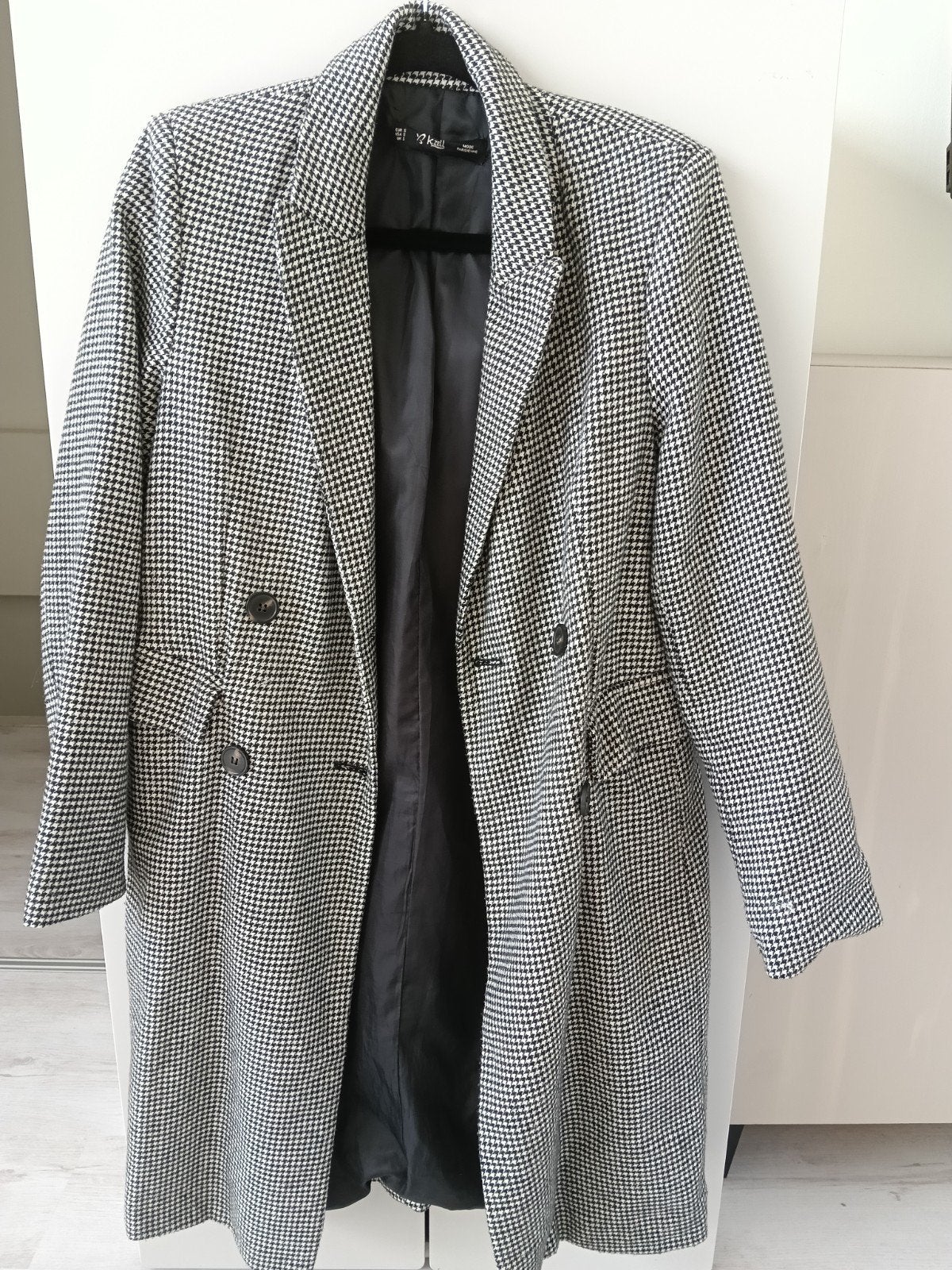 Dames jas maat S - Zwart/wit pied-de-poule, Kleding | Dames, Jassen | Winter, Ophalen of Verzenden, Gedragen, Maat 36 (S), Zwart