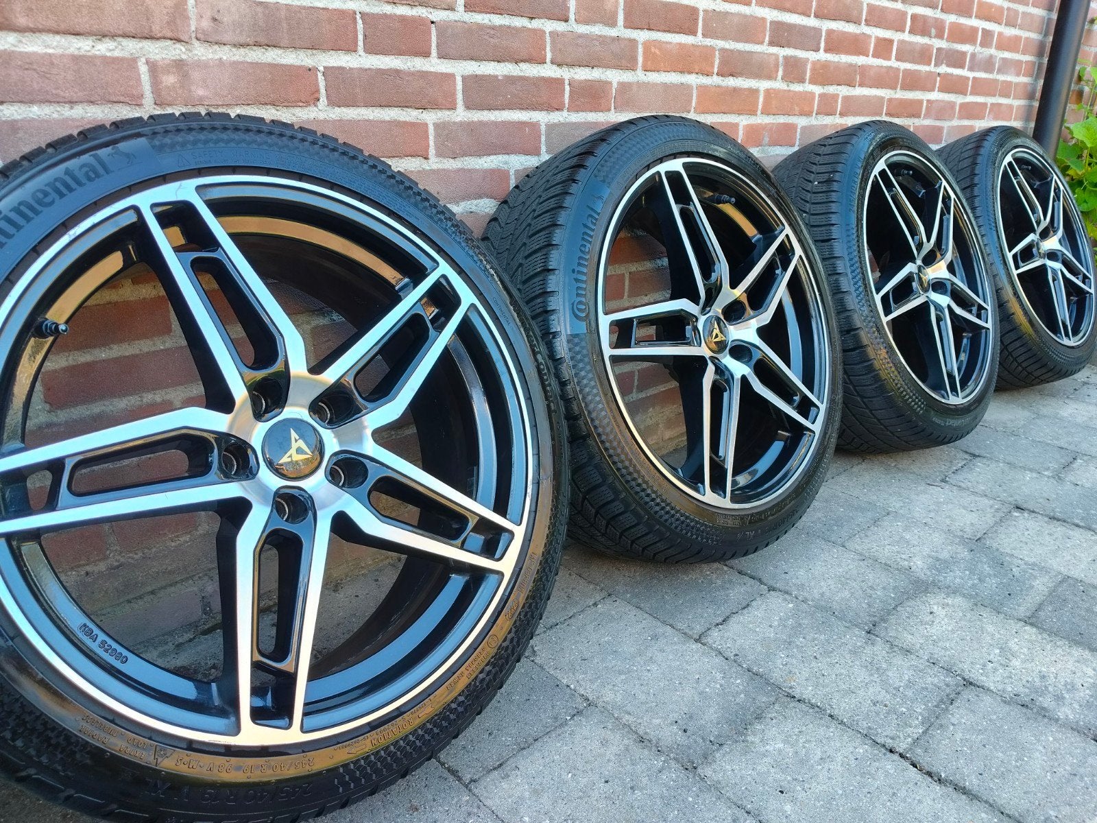 Velgenset 245/40R19 Continental winterbanden, Banden en Velgen, Winterbanden, Personenwagen, Ophalen