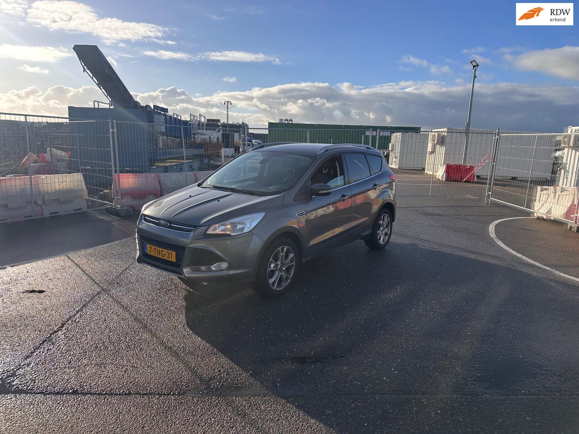 Ford Kuga 1.6 Titanium Motor LOOPT OP 3CILINDER.EX BPM, Auto's, Voorwielaandrijving, 15 km/l, Gebruikt, 4 cilinders