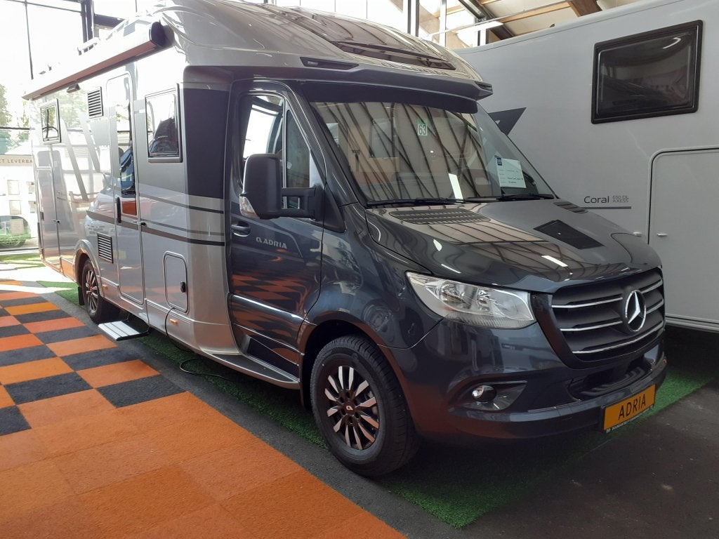 Adria Coral Supreme MB 670 DL Alde / Truma dakairco, Automaat, Luifel, Ringverwarming, Bedrijf