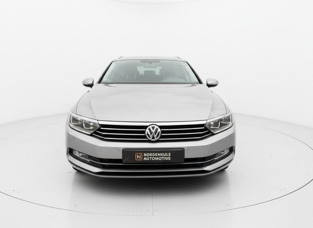 Volkswagen PASSAT 2.0 TDI R line BUSINESS ED. CRUISE, TREKHA, Voorwielaandrijving, Gebruikt, Euro 6, 4 cilinders