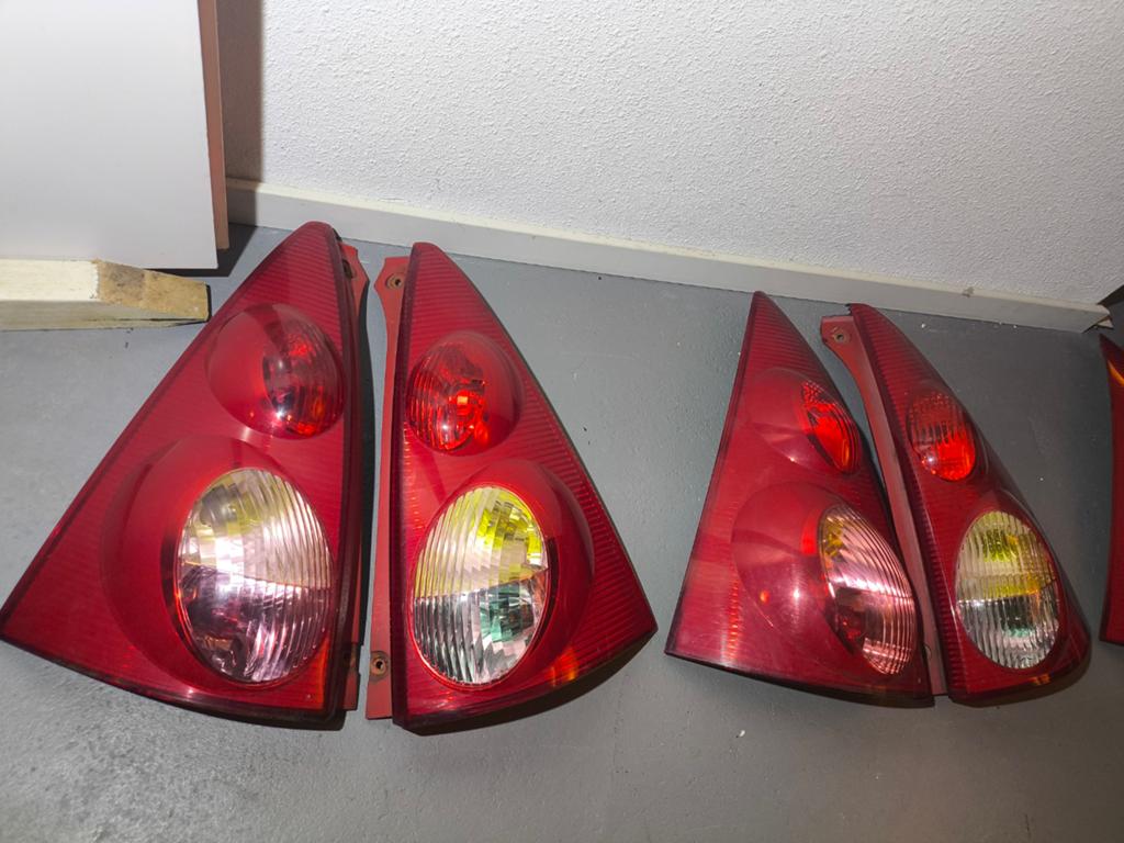 Achterlampen+ fitting L+R Citroen c1/Peugeot 107 2005-2014, Ophalen of Verzenden, Peugeot