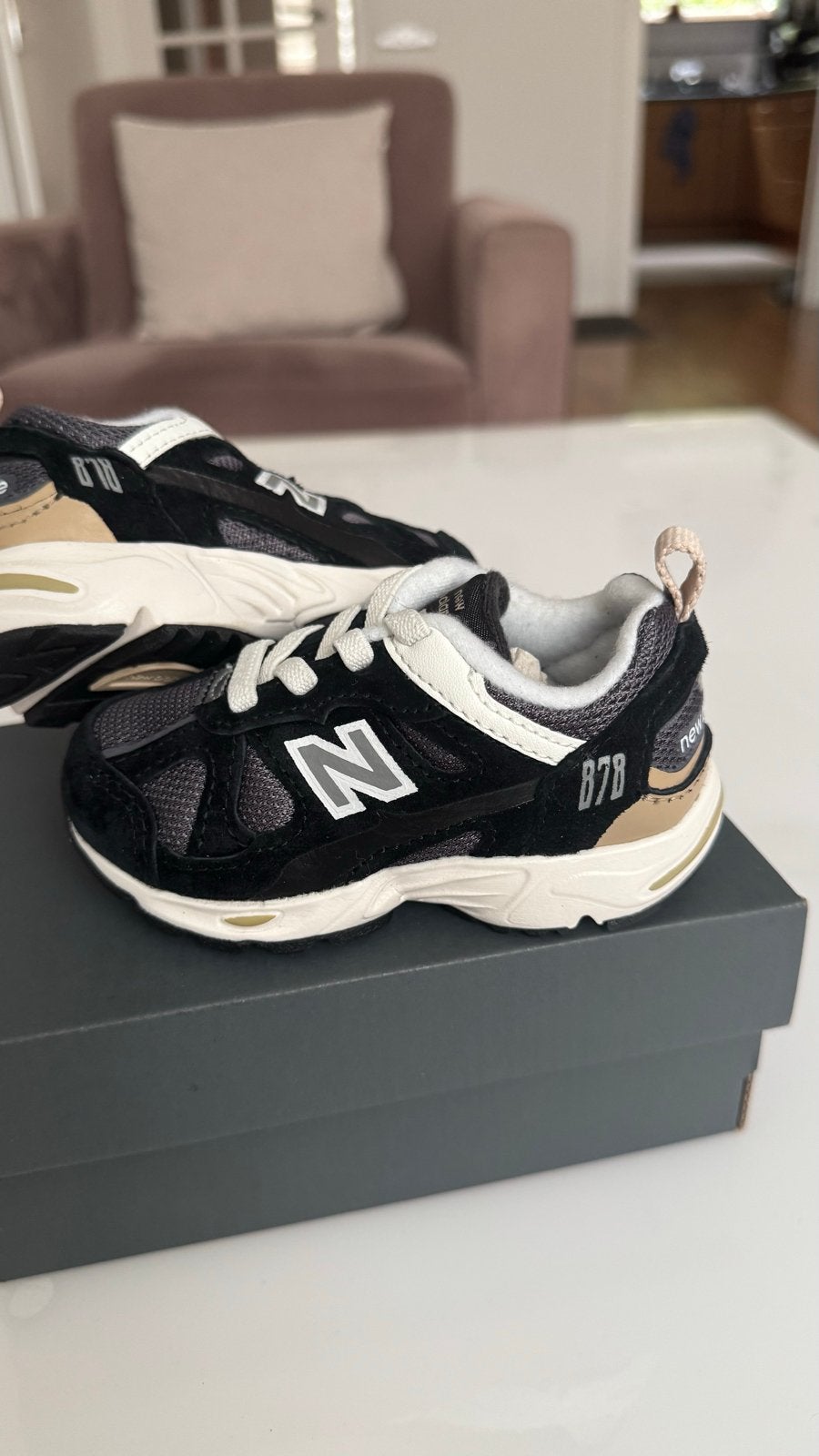 New Balance baby schoenen maat 21 - Nieuw in doos, Jongen of Meisje, Schoenen, Nieuw, Ophalen of Verzenden