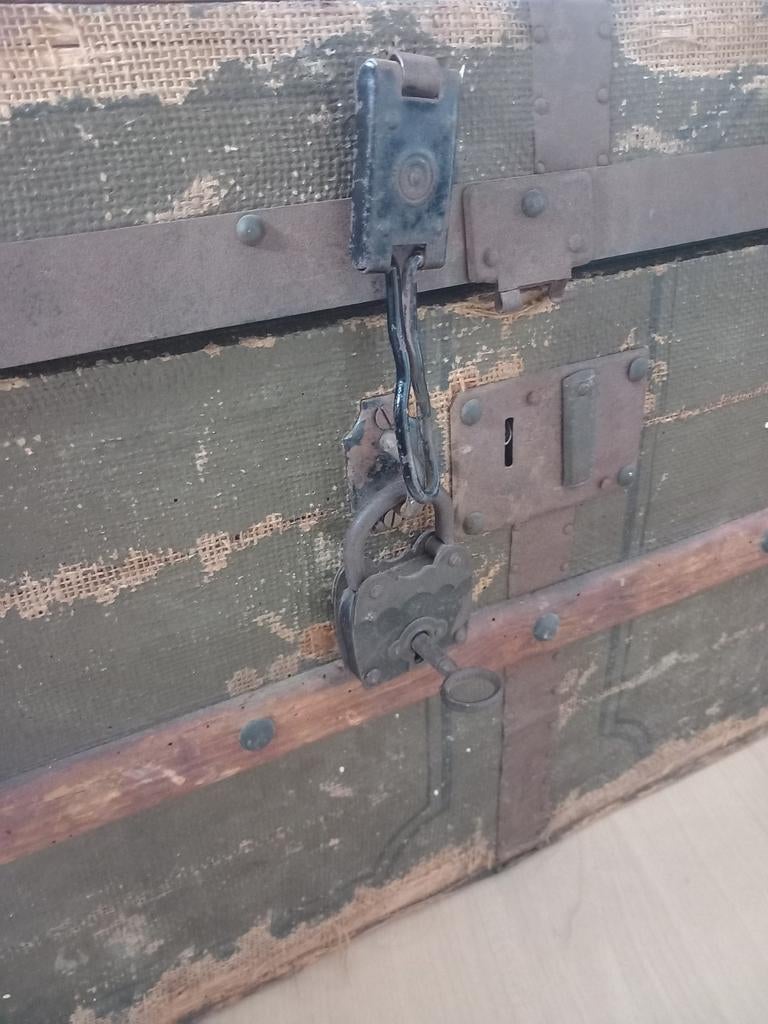 Antieke oude reiskist dekenkist, Huis en Inrichting, Ophalen