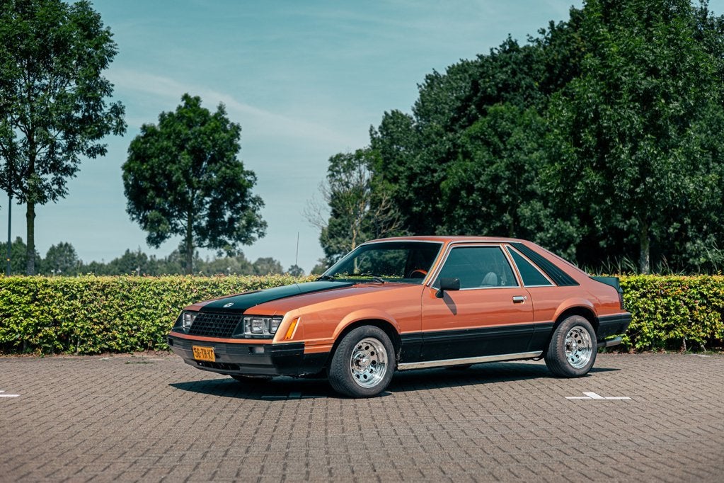 Ford MUSTANG Foxbody | Windsor 302 | Holley carb | Edelbrock, Auto's, Ford, Automaat, Gebruikt, Bruin, 4 stoelen