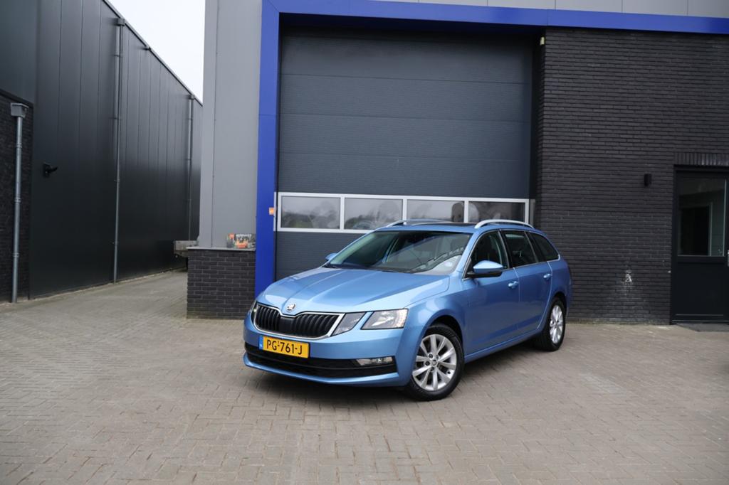 Skoda Octavia 1.0 TSI 85KW Combi 2017 Blauw, Auto's, Stof, Navigatiesysteem, Blauw, 620 kg
