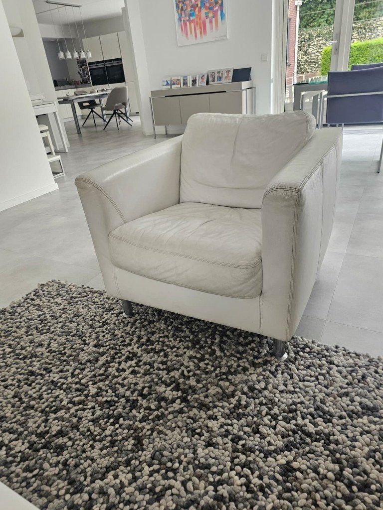 Moderne witte fauteuil, Ophalen, Gebruikt, 75 tot 100 cm, 75 tot 100 cm