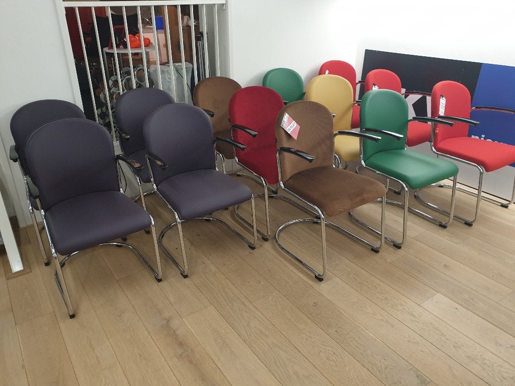 Gispen eetkamerstoelen, diverse outletmodellen op voorraad, Huis en Inrichting, Stoelen, Ophalen, Zo goed als nieuw, Leer, Vijf, Zes of meer stoelen