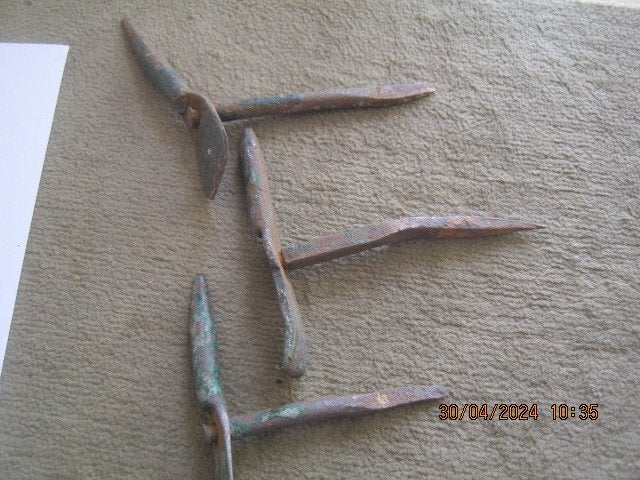 Antieke venstersluiters muurankers, Ophalen of Verzenden, Gebruikt, Koper of Messing, Klink of Kruk