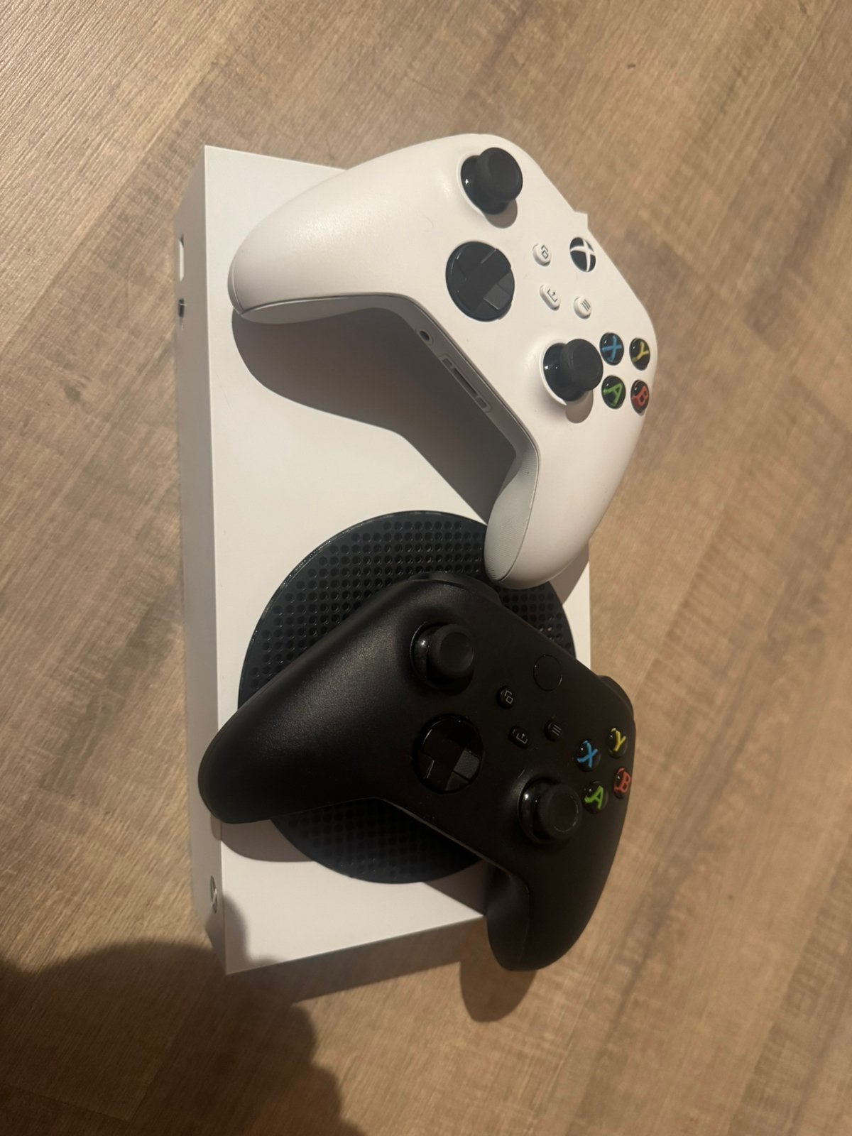 Foto 3 van Xbox series S 512GB + 2 controllers