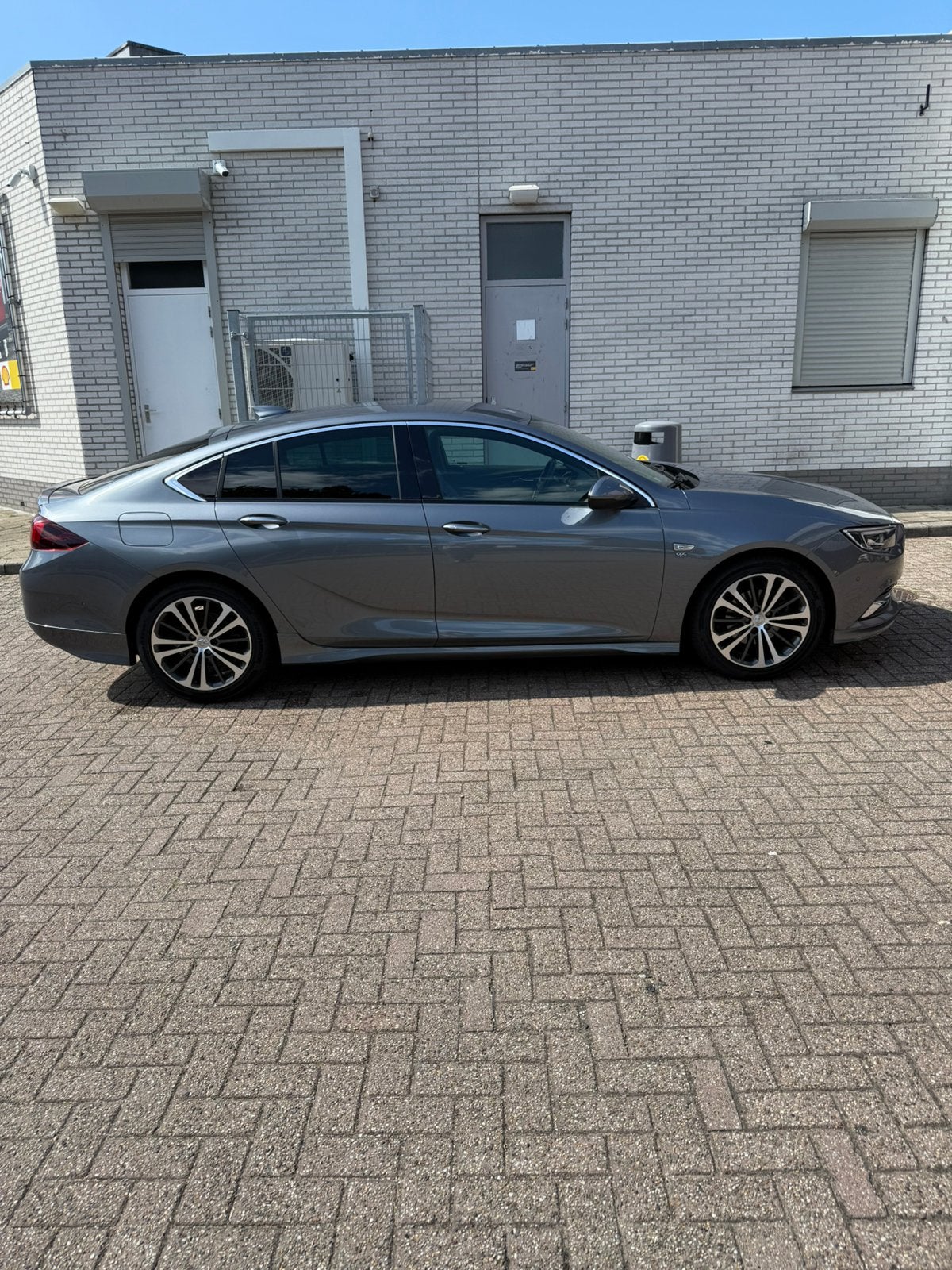 Opel Insignia 1.5 T Busi Exec | LEER | HUD | Matrix led, Voorwielaandrijving, 164 pk, 4 cilinders, 700 kg