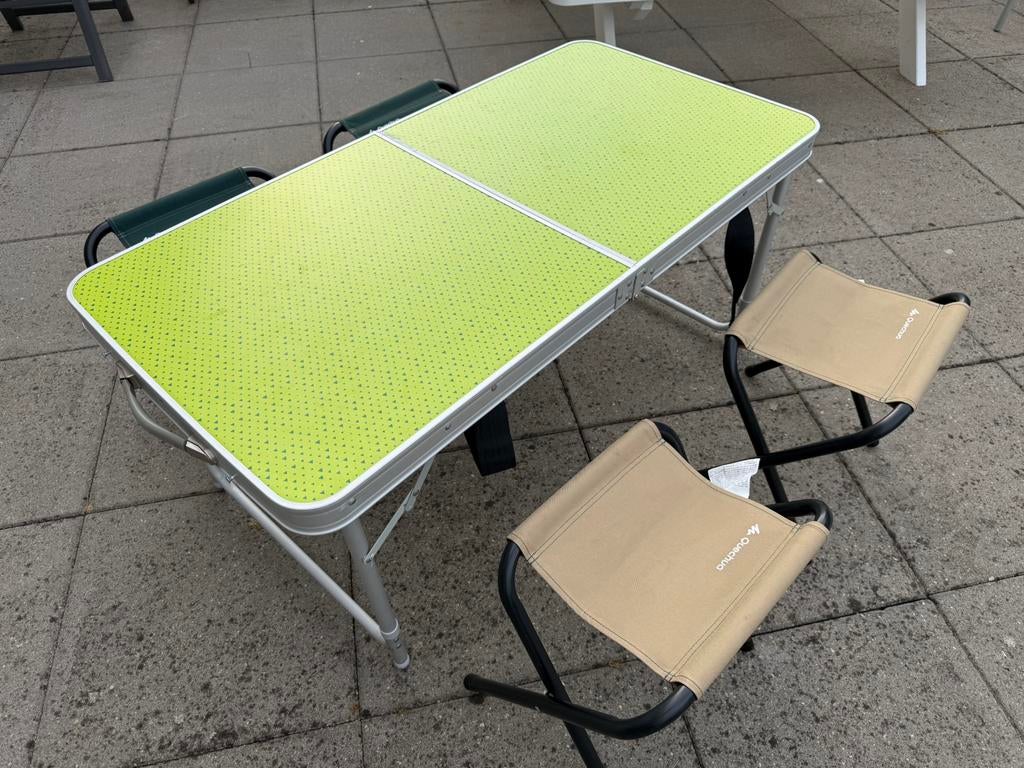 Kampeer tafeltje Quochua, Ophalen, Zo goed als nieuw, Campingtafel